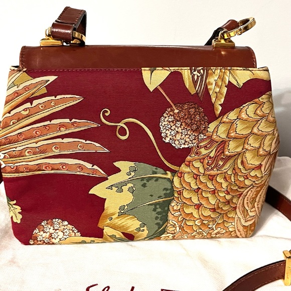 Vintage Salvatore Ferragamo Botanical prints Nano Crossbody bag- 💯% Authentic - Picture 4 of 13